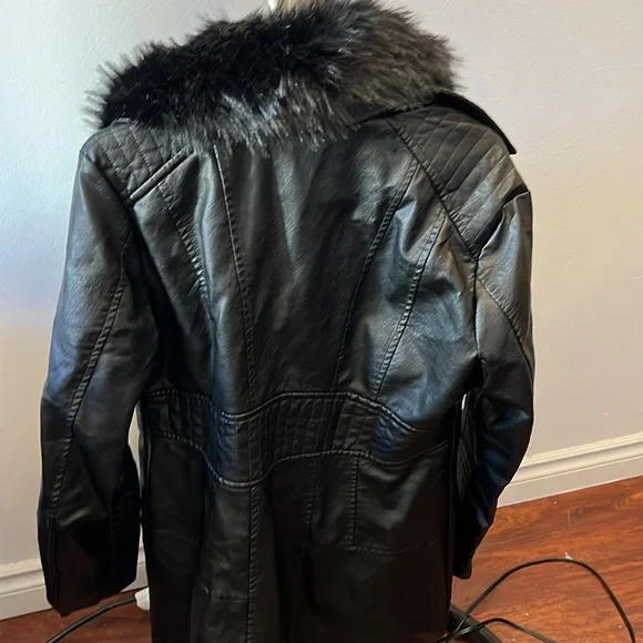 Suzy coat new never worn - Picture 4 of 4